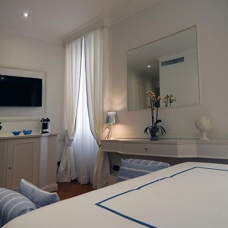 Suite Fontana Di Trevi Рим Номер фото