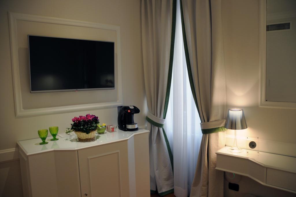 Suite Fontana Di Trevi Рим Номер фото